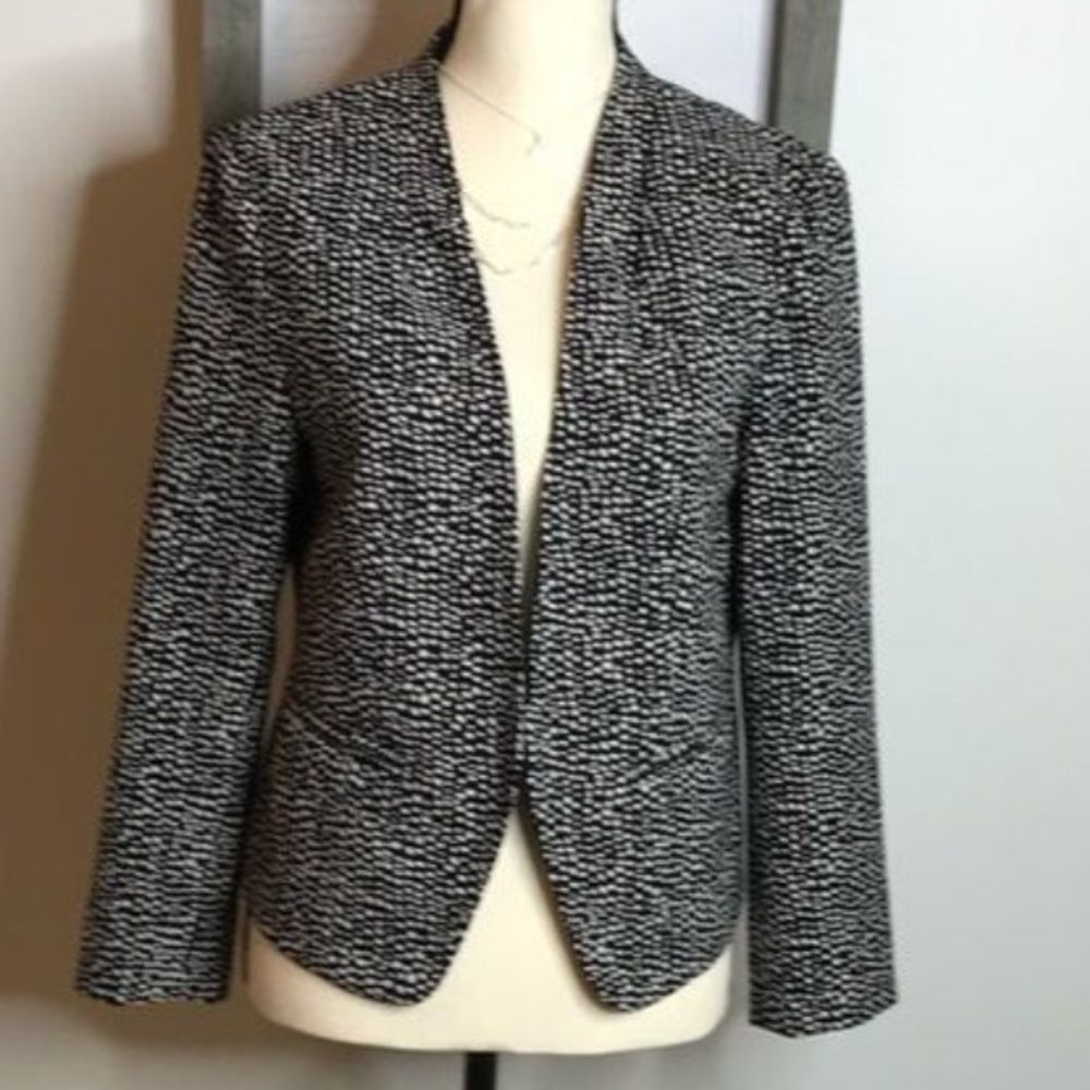 LOFT • SIZE: M • LINED BLACK AND WHITE BLAZER